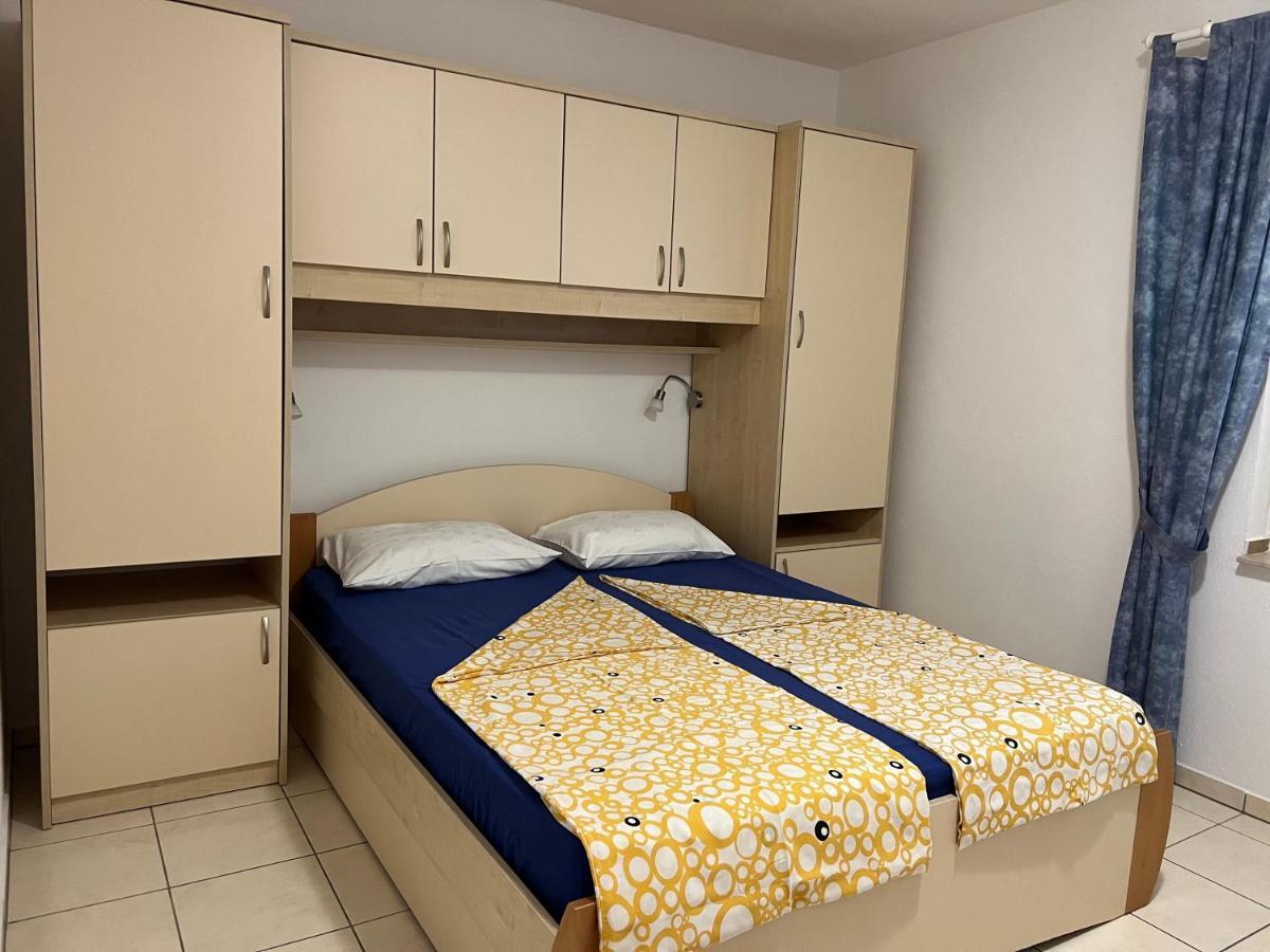 J&D Apartment Dobropoljana Bagian luar foto