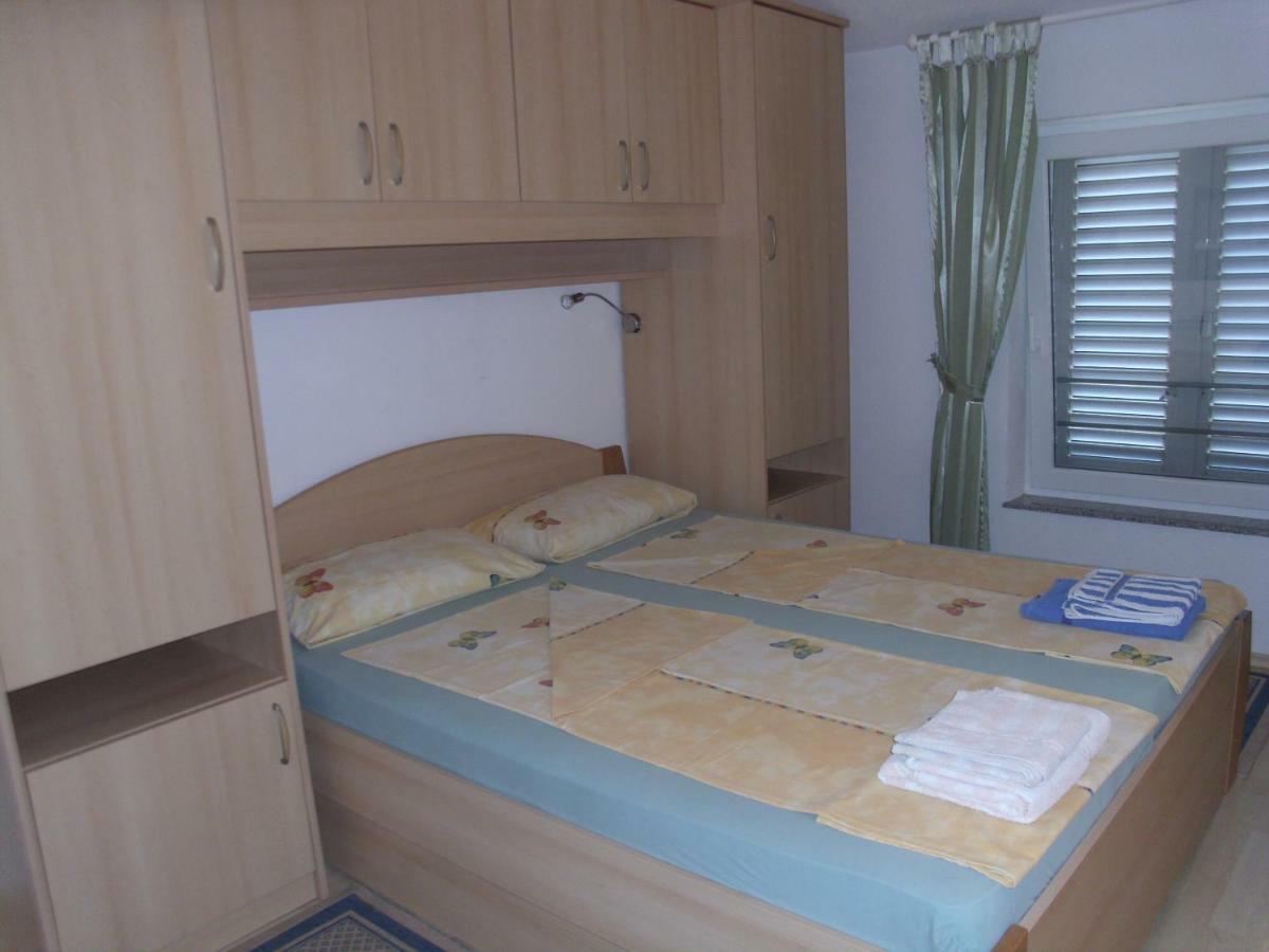 J&D Apartment Dobropoljana Bagian luar foto